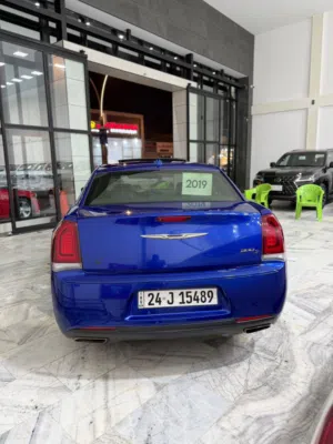 كرايسلر 300 S رقم شمالي مكفوله