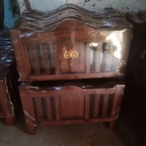 *سنط سنط سنط* *جيتكم بي الجديييد وفريد من نوعو*  *شغل تقيييل ومافي مثيل* سراي