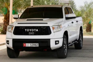 للبيع تندرا مديل : 2018 وارد امريكا  النوع ( SR5 ) اللون ابيض من داخل جلد زعفراني