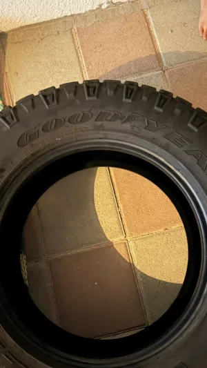 4 Good year Tyre 275/65R18 اطارات شبه جديده استخدام قليل