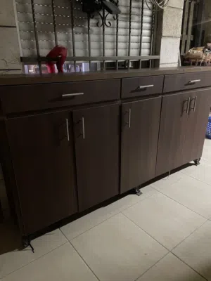 طاولة احذية