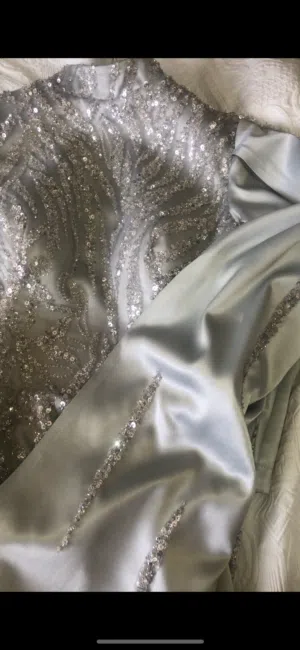 فستان للبيع