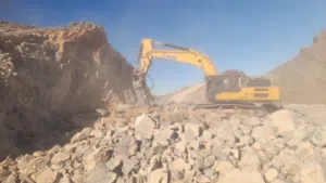 سائق بوكلين متعطل جدة