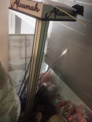 ستاند عدد 2 بحالة شبه جديد