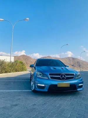 Used Mercedes Benz C-Class in Al Dakhiliya