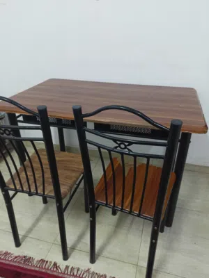 4 seater dinning table