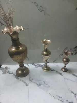 طقم فازات نحاس ثقيل نقش بحاله ممتازة جدا عدد 3