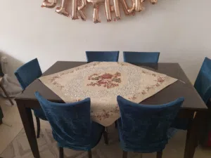 طاولة طعام
