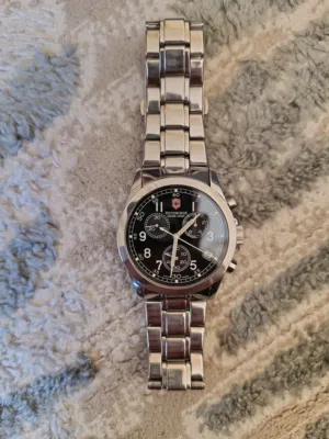 ساعة فيكتورونيكس سويس ارمي