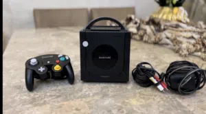 Black Nintendo GameCube console جهاز نينتيندو جيمكيوب