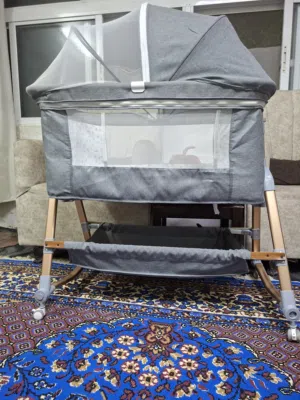 تخت بيبي نظيف