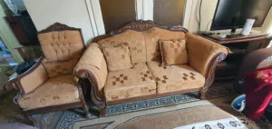 طقم كنب مستعمل ثقيل وقوي للبيع بسعر مغري