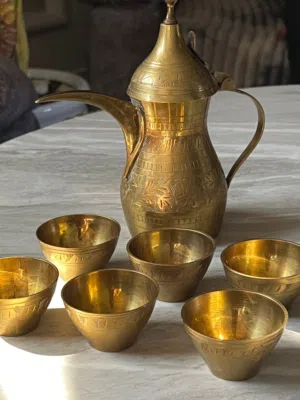 دلت قهوه وفنجين انتيكا انحاس الطقم كثير اذقيل