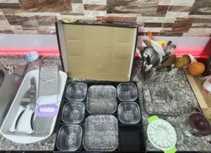 صحون وكاسات وطناجر وفناجين