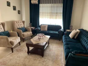 غرفة ضيوف خشب زان والبرادي والطاولات