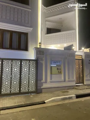 140 m2 4 Bedrooms Townhouse for Sale in Basra Jubaileh