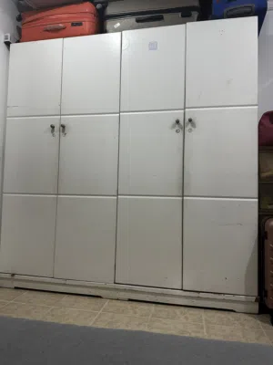 4 doors Cupboard