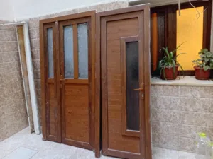 2 أبواب بي في سي خشبي