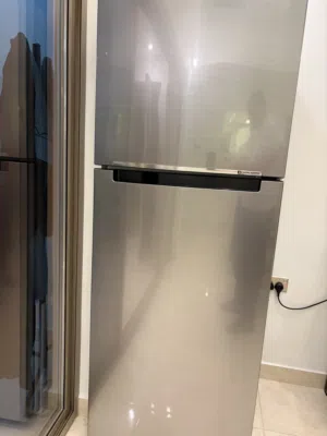 ثلاجة سامسونج بحالة ممتازة Samsung refrigerator in excellent condition