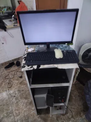 جهاز كمبيوتر للبيع  في شارع يزيد بن حاتم