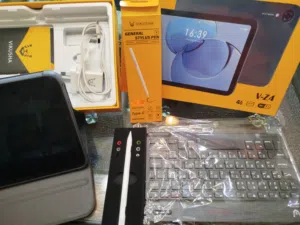 تابلت v-z4 مع جميع اغراض مع اشتراك القلم و الكيبورد بحالة ممتازة