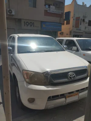 Toyota hilux 2.7L heavy duty vehicle