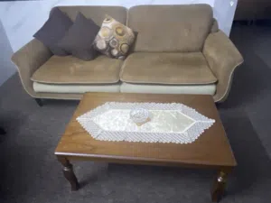 قنفة منفردة + ميز وسطي
