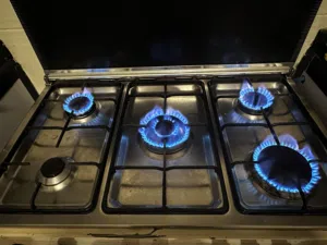 Italian cooking range for urgent sale