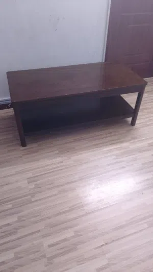 للبيع طاوله خشبيه طابقين