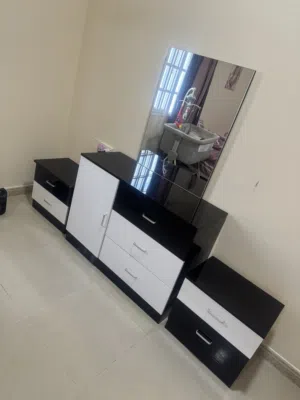 Dressing table with 02 side tables