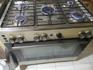 مطابخ بالرخامه وبوتجاز 5 عيون