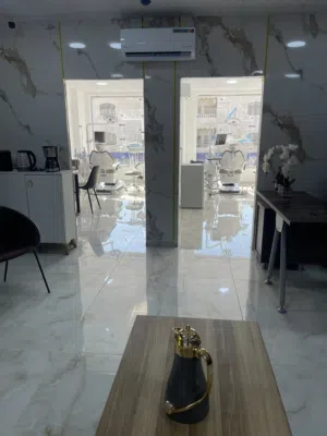 مركز اسنان مجهز بالكامل حديث للبيع طبربور