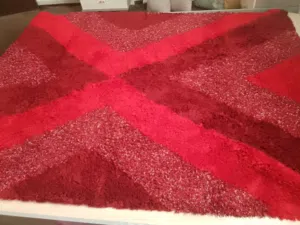 سجاده شاغي لون خمري  بحالة الوكالة