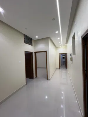 شقة للإيجار في بيت بوس سوبر لوكس جديده اول ساكن جنوبيه متهويه ومنفسه من كل الجهات في عماره 4 دور فقط