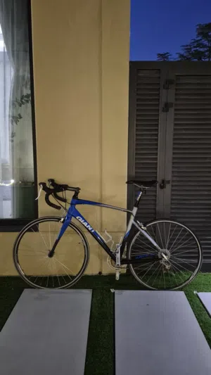 Giant Defy roadbike size 55 سيكل رياضة
