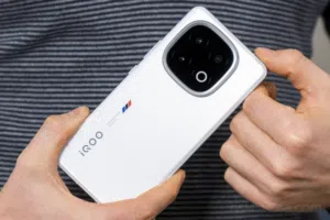 Limited Edition IQOO 15 اسرع جهاز في العالم