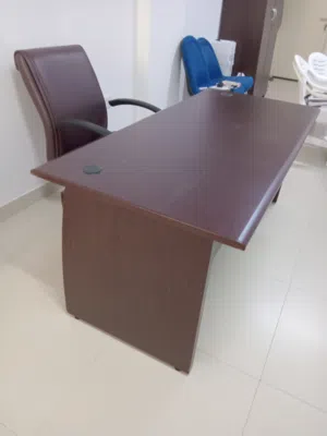 أثاث مكتب للبيع