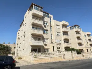 شقة طابق ثالث بشفا بدران بمساحة 145 م – من  Margarita Real Estate بمواصفات عصرية و حديثة بأعلى مناطق
