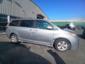 2018 TOYOTA SIENNA LE 8 PASSENGER