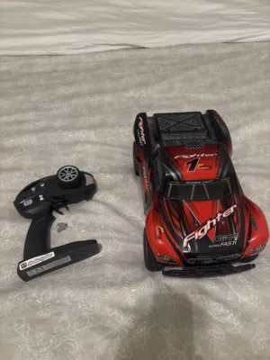 Rc car كل شي موجود غير الجراجه