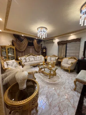 طقم كنبات دمياطي مصري ملكي فاخر مستعمل اقل من سنة للبيع بسعر معري جدا مستعجل للسفر