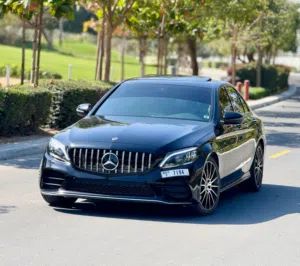مرسيدس بنز C300موديل 2018 4 سلندر 2.0L بحالة ممتازه جدا فل اوبشن اعلا مواصفات
