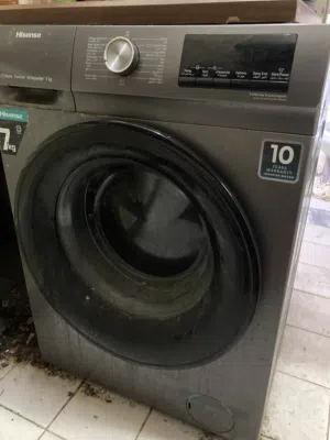 غساله اوتوماتيك هايسنس 7 kg  بحاله ممتازه