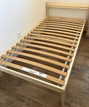 2 سرير ايكيا فرد واحد بدون مرتب استعمال بسيط 2 bed ikea gor one person without matress