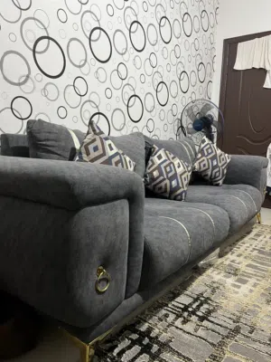 طقم كنب بحاله جيدة للبيع