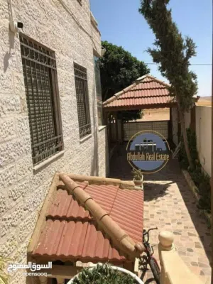 306 m2 5 Bedrooms Townhouse for Sale in Amman Al-Zaytouneh
