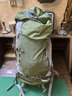 للبيع شنطة ظهر OSPREY أصلية – شبه جديد