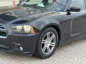 دوج جارجر 2014 امريكي بيها صبغ حزام بدون حادث جاهزة كير مكينة اكسل حادثها امريكا ضربة بلجاملغ الخلفي