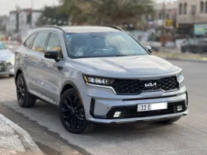 للبيع  كيا سورنتو 2022 – مواصفات SX فول كامل وارد امريكي  لون سمنتي رقم بغداد بأسمي