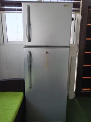 ثلاجه بحال الوكاله مستعمل